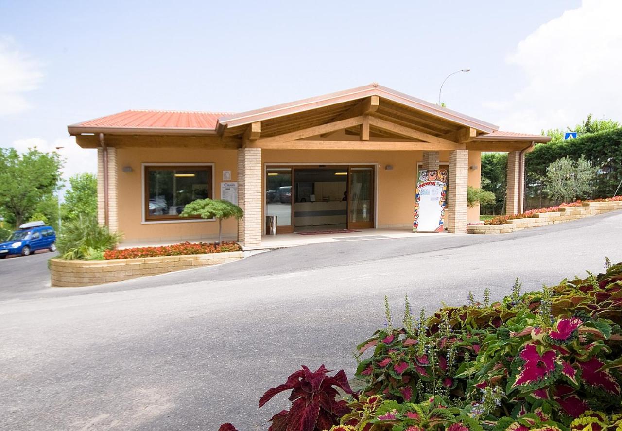 Happy Camp Mobile Homes In Camping Cisano San Vito Μπαρντολίνο Εξωτερικό φωτογραφία